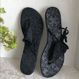 Luxtrada Bikini Thong Sandals 9M